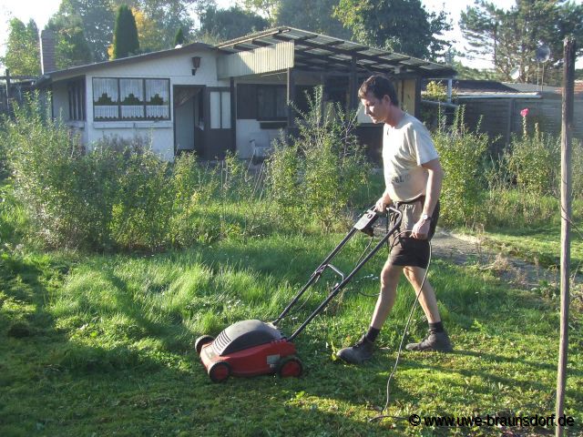 Rasen mähen im 3. Garten