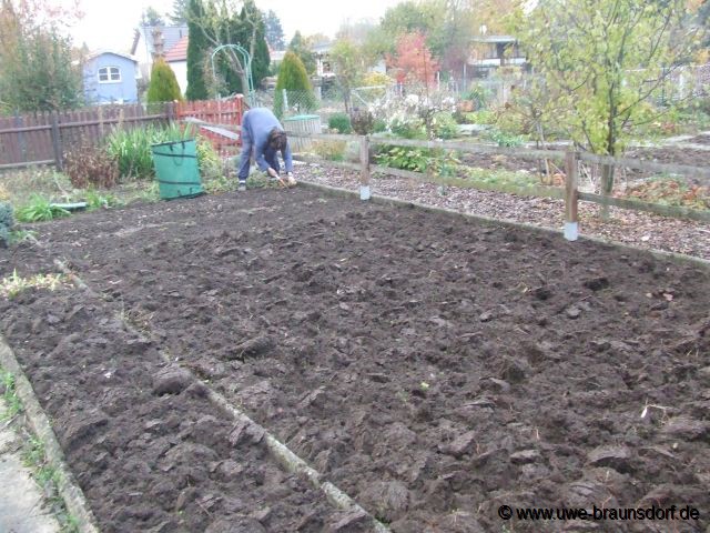 Beete im 3. Garten umgegraben