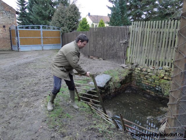 Grube verfüllen, hier: Absperrung abbauen