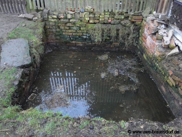 Grube verfüllen, Maße: 2,50x2,0x1,20 m (Wasserstand ca. 70 cm)